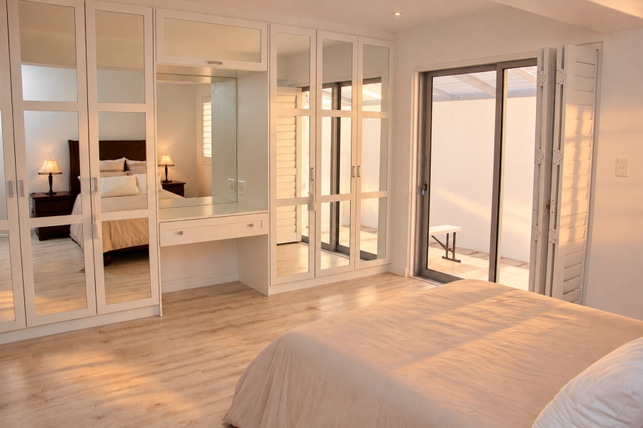 4 Bedroom Property for Sale in Paradise Beach Western Cape
